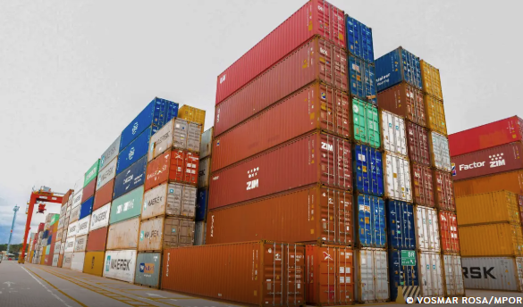 Balança comercial tem saldo positivo de US$ 6,1 bi em agosto