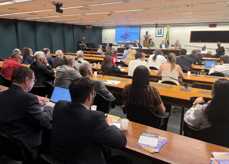 CONTEC defende isenção integral da PLR em audiência na Comissão de Finanças e Tributação da Câmara