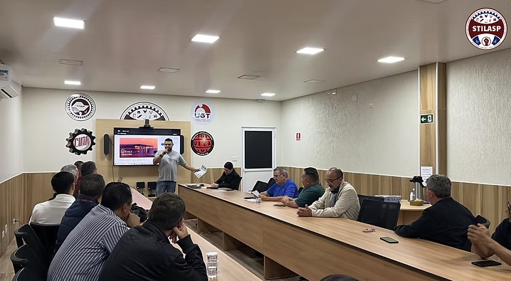 Dirigentes participam de aula do Professor e Historiador José Raimundo