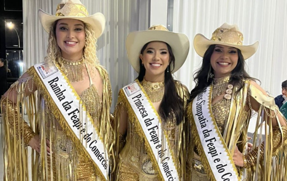 Nicolly Stefanny é coroada Rainha da Feapi e do Comércio de Itapeva 2025