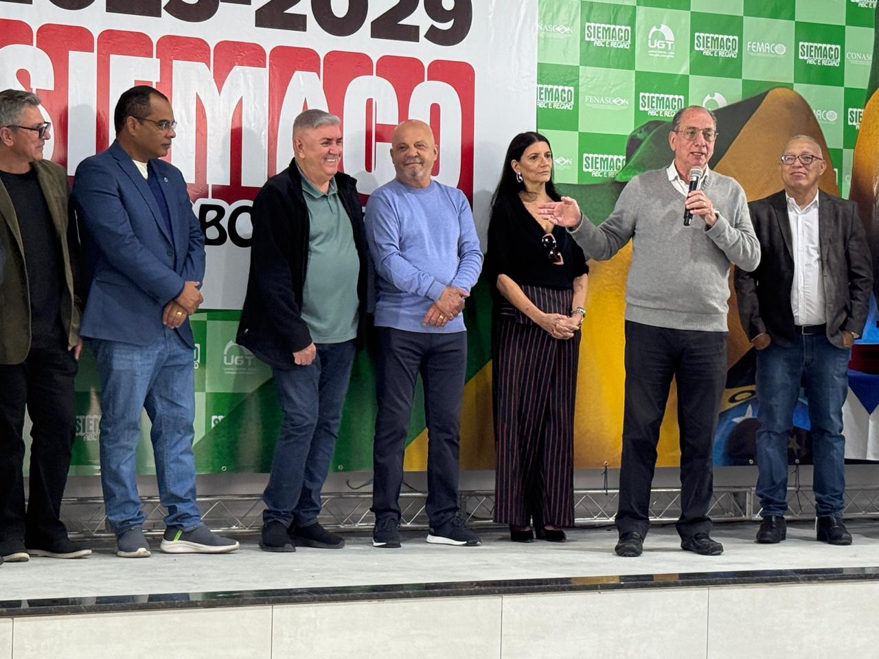 Ricardo Patah marca presença na posse da nova diretoria do Siemaco ABC e Região e destaca trajetória de lutas da categoria