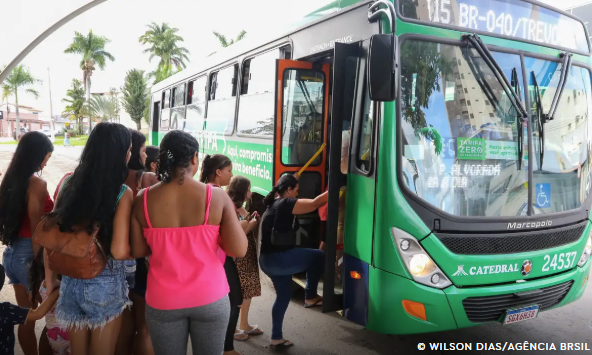 Setor de serviços cresce 0,1% em agosto e amplia recorde