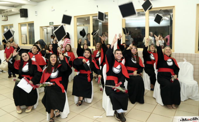 Sindicalismo comerciário paulista homenageia professores no 15 de Outubro