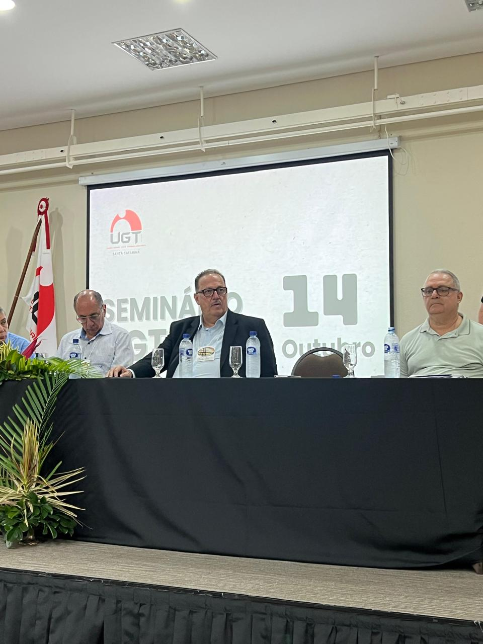 UGT-SC realiza Seminário “Conhecimento Abre Caminhos”