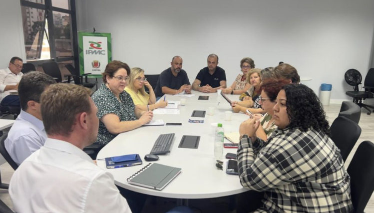 Somente a luta garante avanços: mobilização dos servidores força administração a negociar