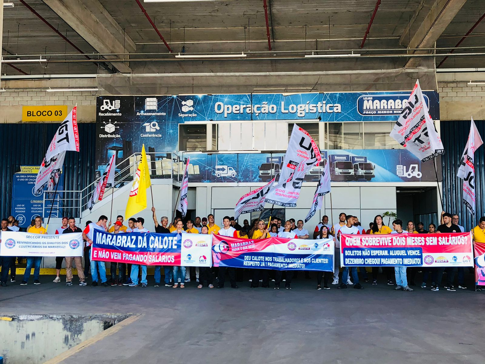 Comerciários realizam manifestação no Centro de Distribuição da Marabraz