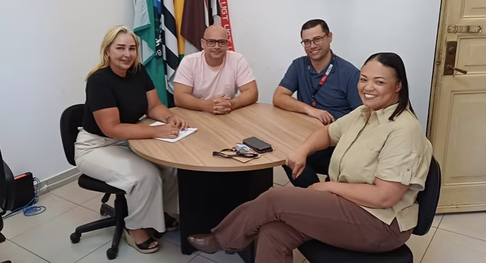 STIABVALE se reúne com representantes da Coca-Cola na sede