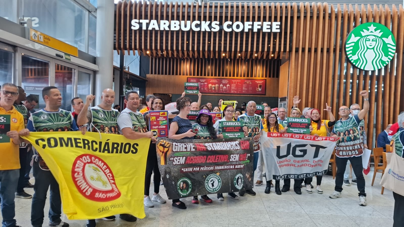 UGT e SECSP participam da mobilização Sem Direito Não é Legal no aeroporto de Guarulhos