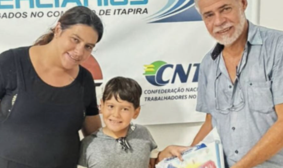 Sincomerciários de Itapira inicia entrega dos kits escolares 2026