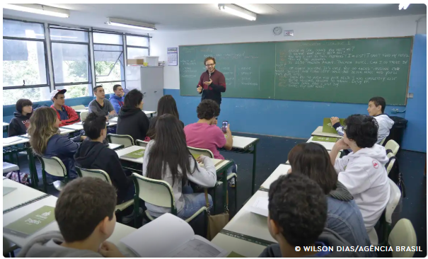 magistério tem reajuste de 5,4% e vai a R$ 5,1 mil em 2026