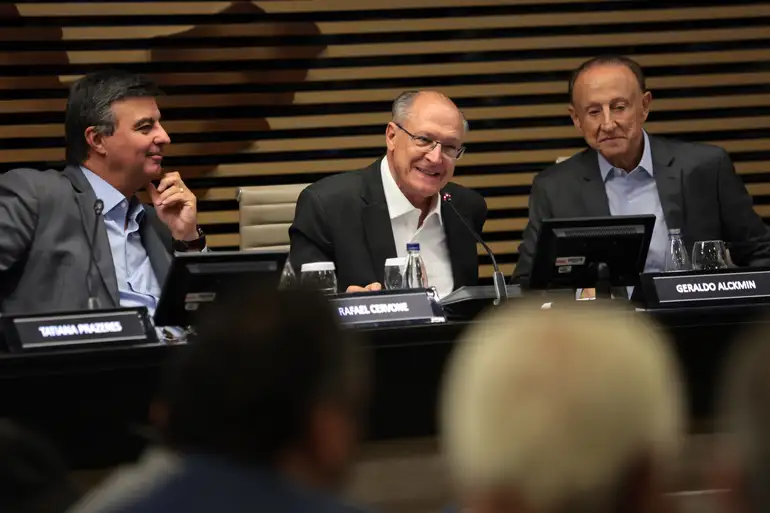 Alckmin defende fim da jornada 6x1 durante evento na Fiesp
