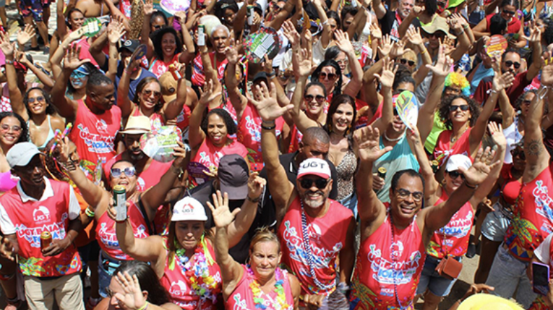 Bloco da UGT-BA arrasta multidão na Mudança do Garcia
