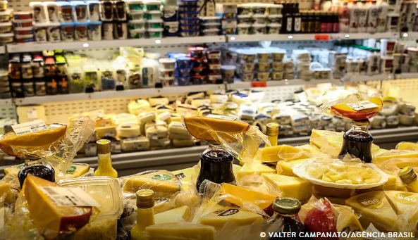 Crédito e emprego explicam vendas no comércio em patamar recorde