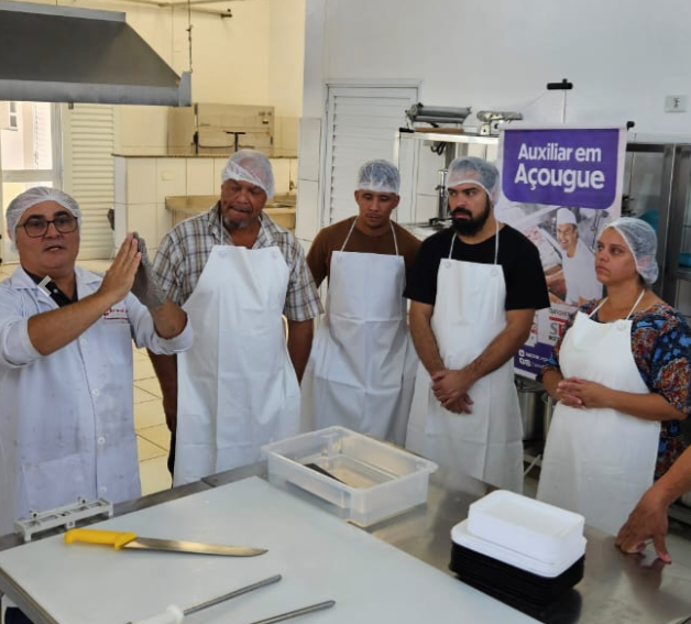 Curso de Auxiliar de Açougue forma novos profissionais em Boituva
