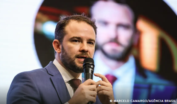 Lula confirma Durigan na Fazenda, após saída de Haddad