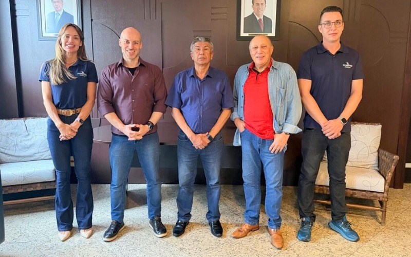 Presidente da ACE de Campo Limpo Paulista visita Sincomerciários de Jundiaí