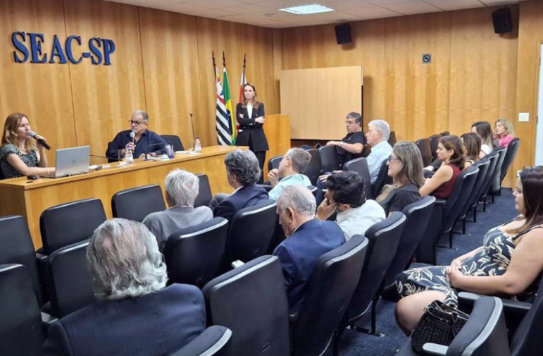 SIEMACO-SP participa de palestra sobre inclusão no mercado de trabalho na sede do SEAC-SP