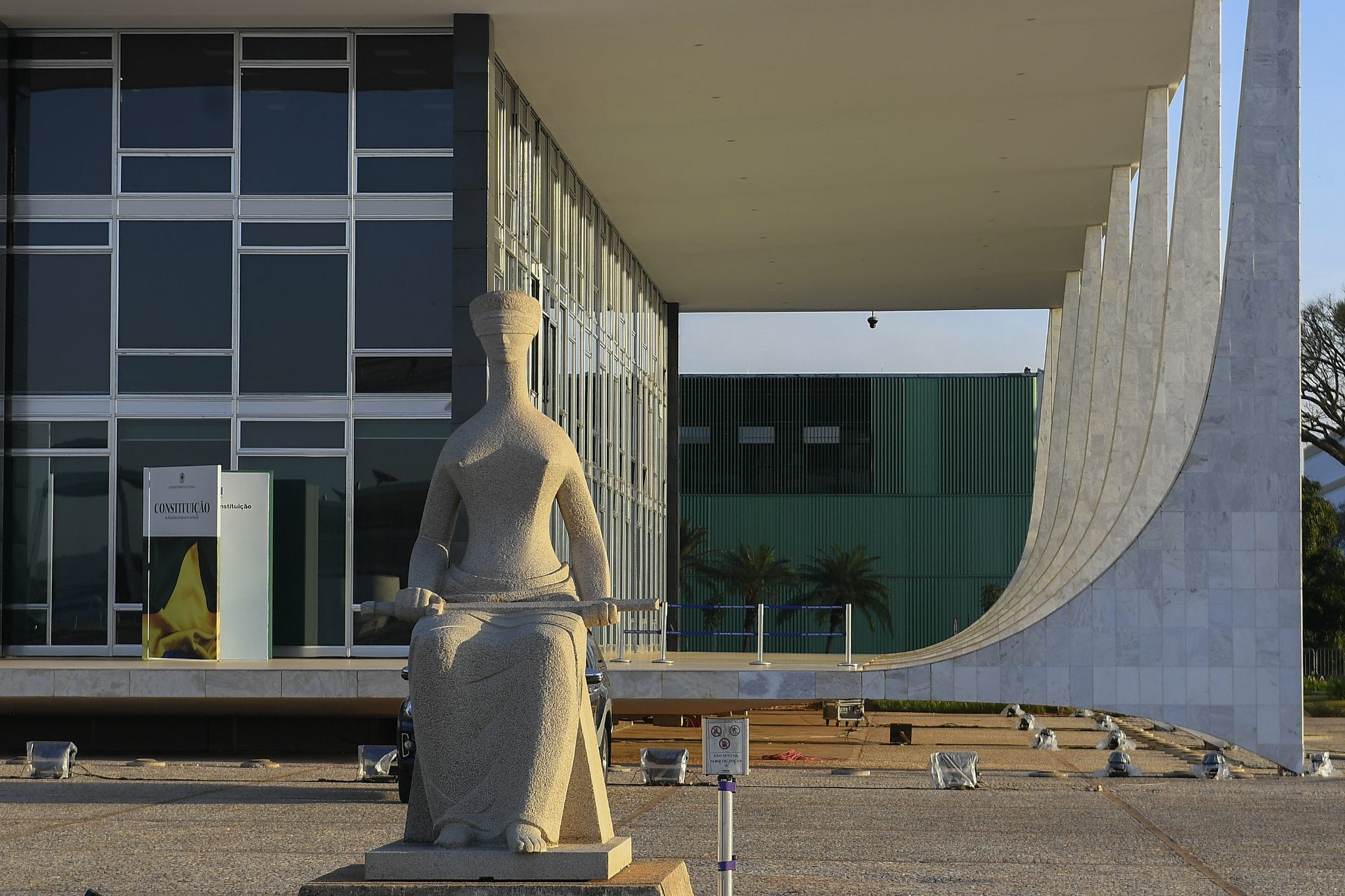 STF analisará em abril e maio igualdade salarial e espaço para amamentação em shoppings