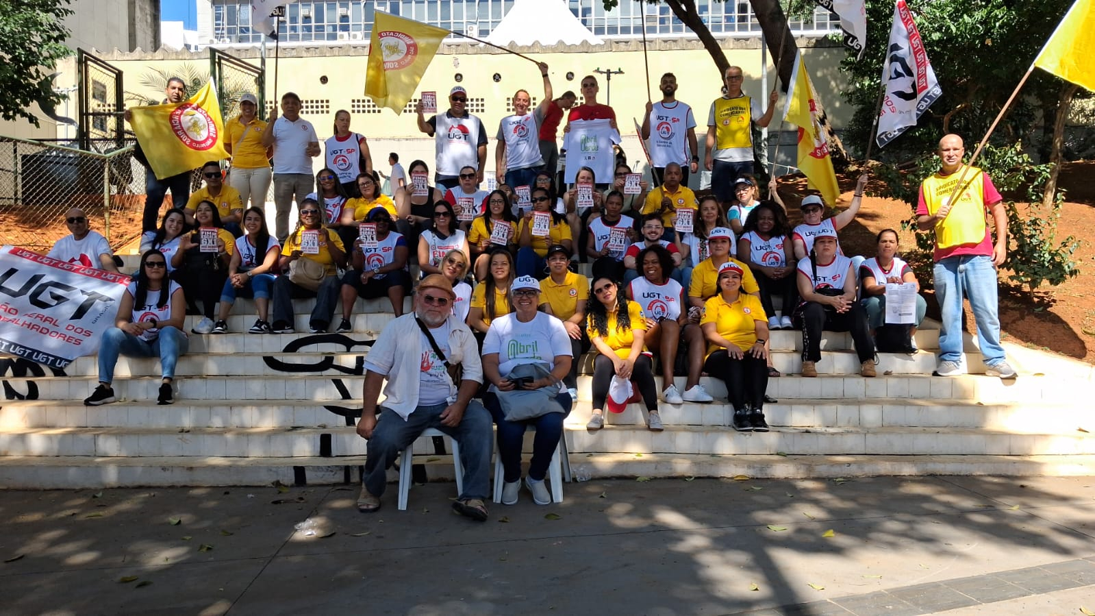UGT e Comerciários de São Paulo marca presença no Ato e Canto pela Vida