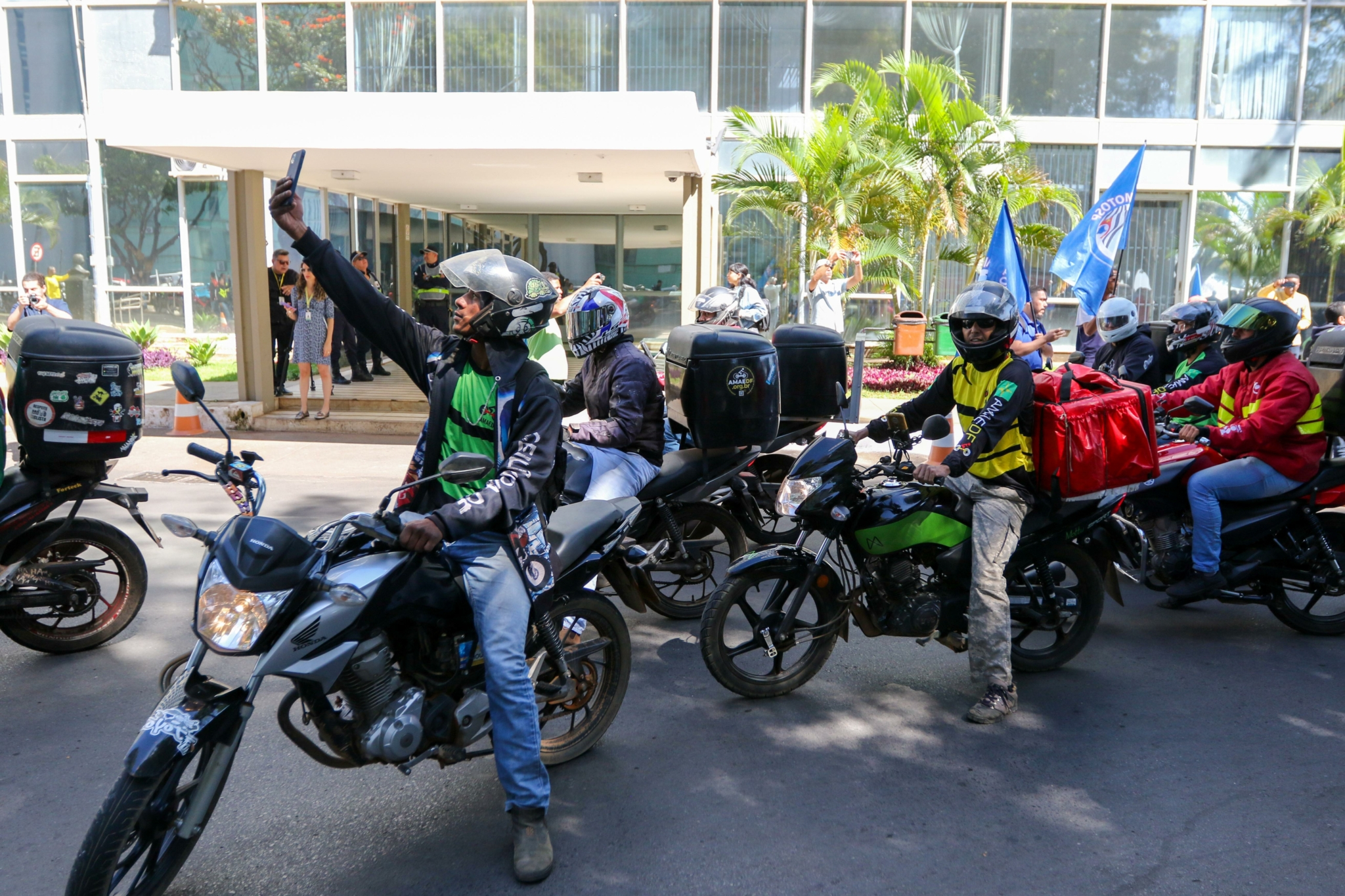 TST: adicional de periculosidade para motociclistas independe de regulamentação do MTE