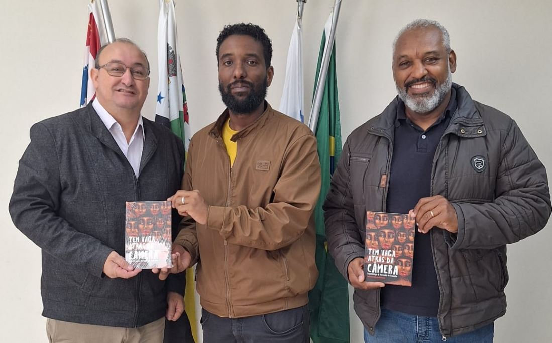 Marcelo Meira recebe jornalista Mauricio Hermann na sede do Sincomerciários de Itapetininga
