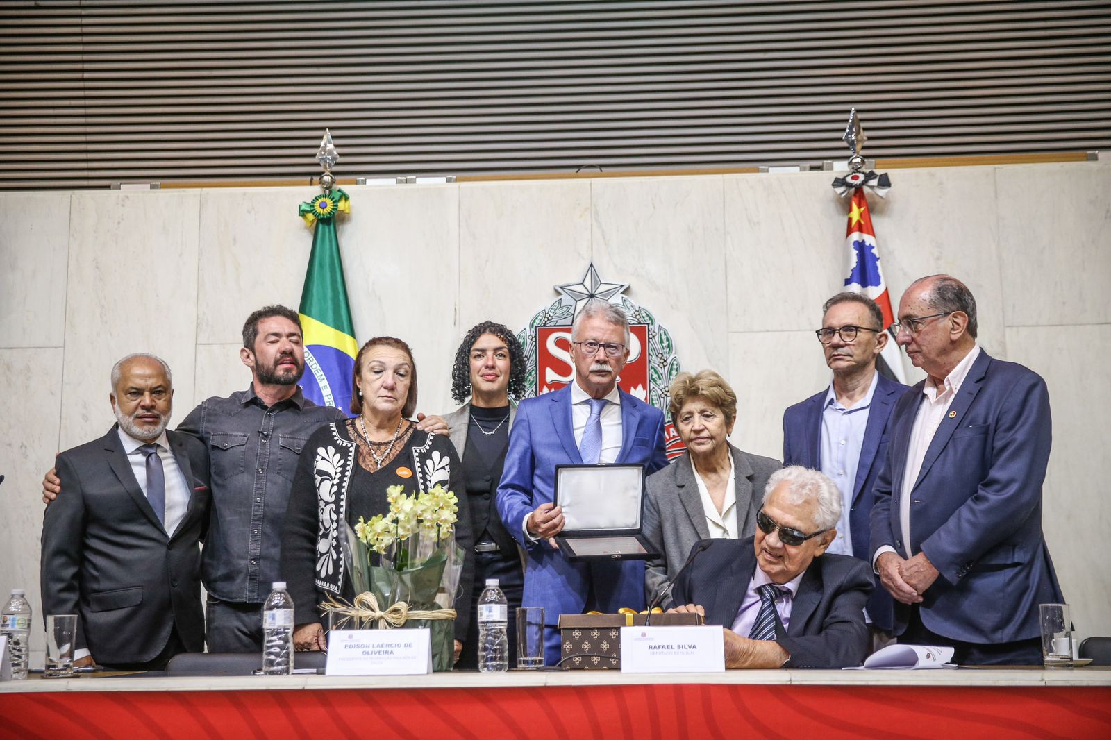 Sessão solene na Alesp homenageia trabalhadores da saúde de SP