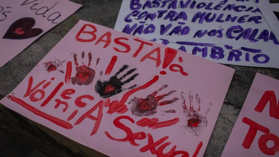 Violência sexual contra crianças e adolescentes triplica em uma década no Brasil
