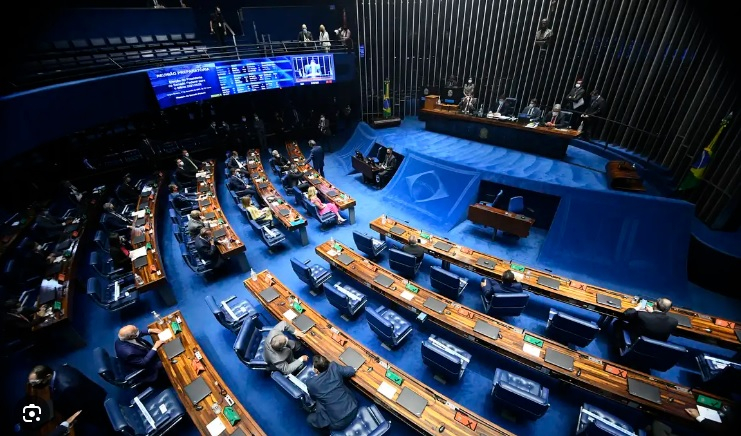 PEC paralela no Senado acende alerta entre trabalhadores e sindicatos
