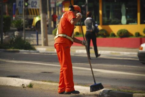 Após gari ser impedida de usar banheiro, Procuradoria do Trabalho abre investigação contra Prefeitura de Teresina