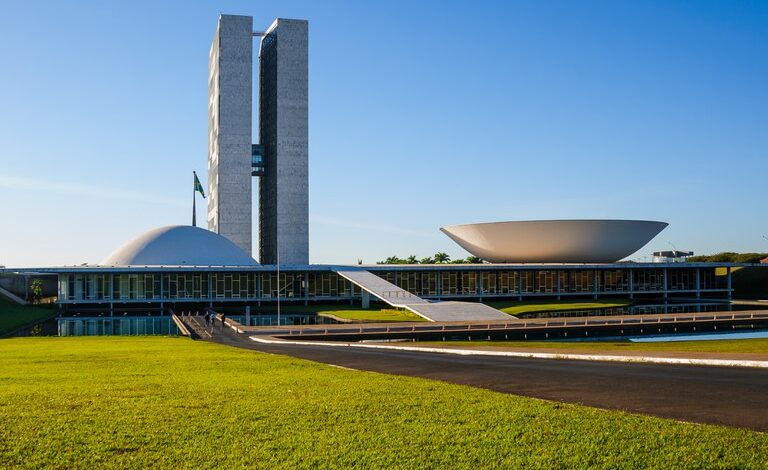 Votação do Estatuto do Aprendiz é adiada após pedidos de vista na CAS