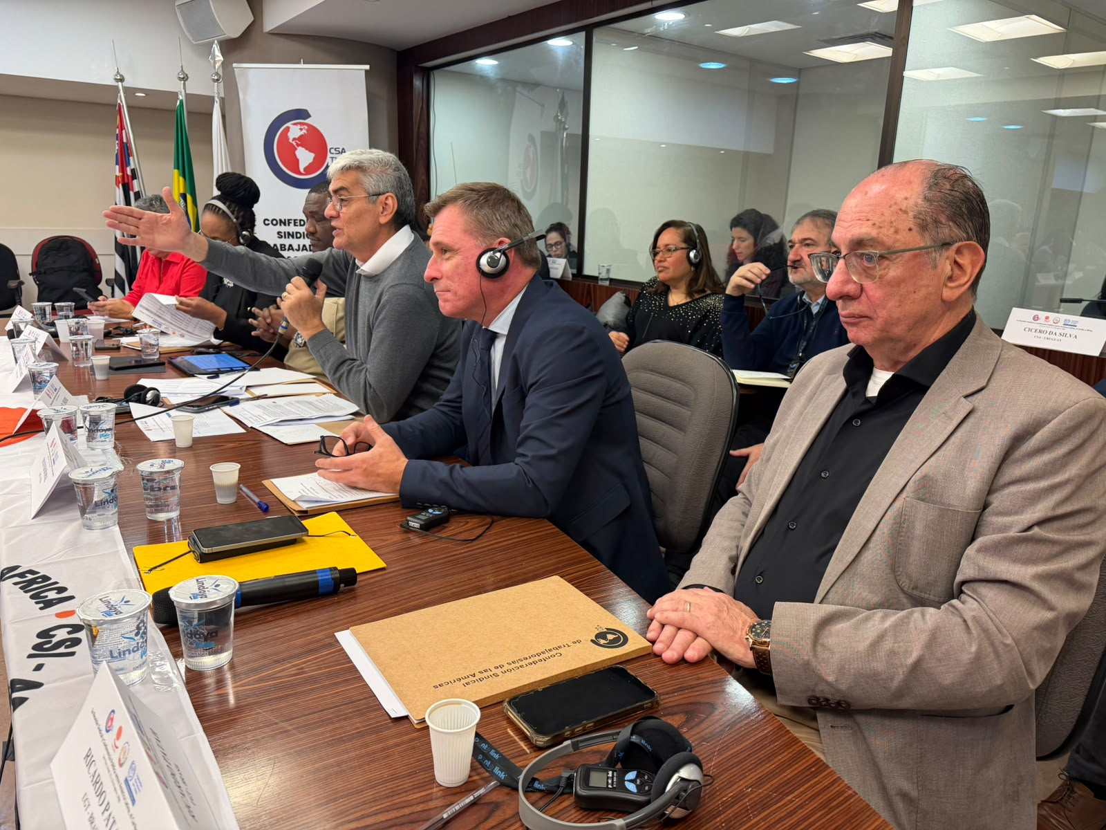 CSA reúne na UGT lideranças sindicais da América Latina, Caribe e África em defesa da unidade e da democracia