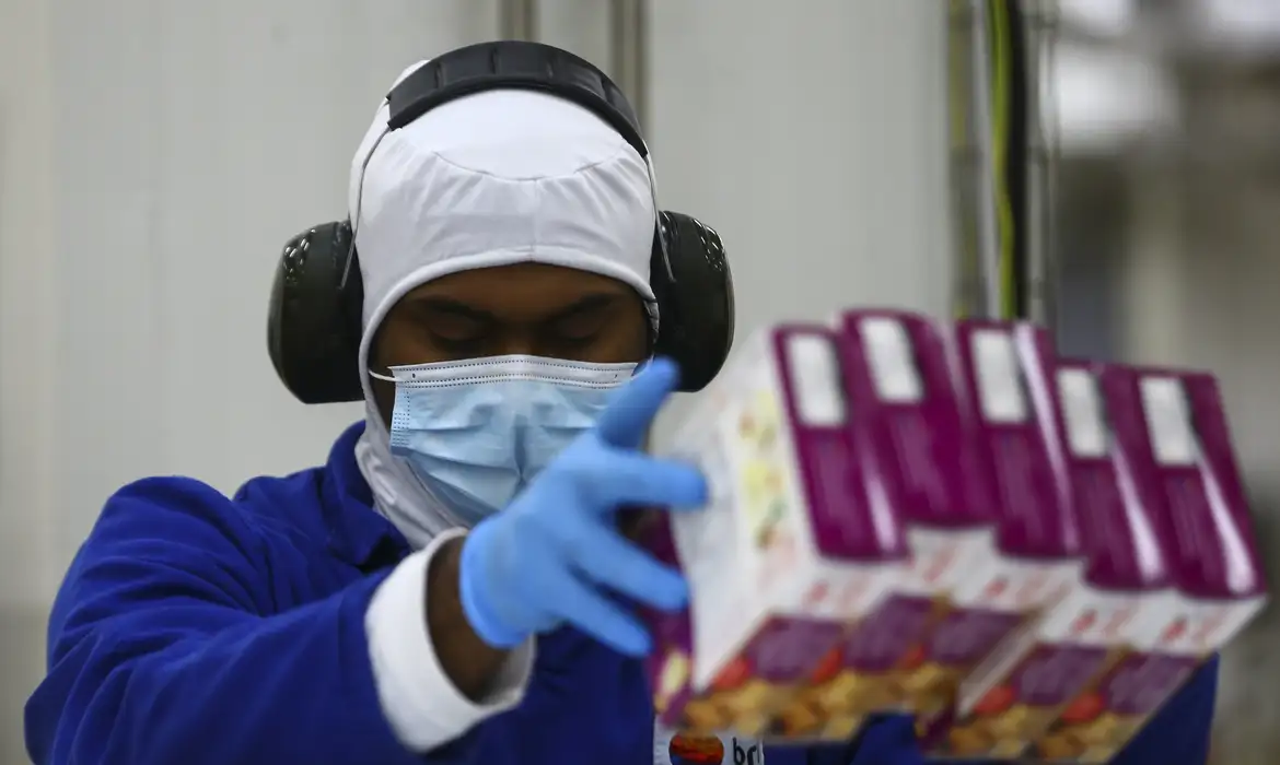 Saiba como empresas devem prevenir riscos à saúde mental no trabalho