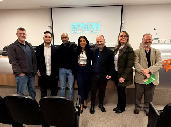 FECEP participa de palestra sobre educação financeira promovida pelo SIEMERC em parceria com o SICREDI