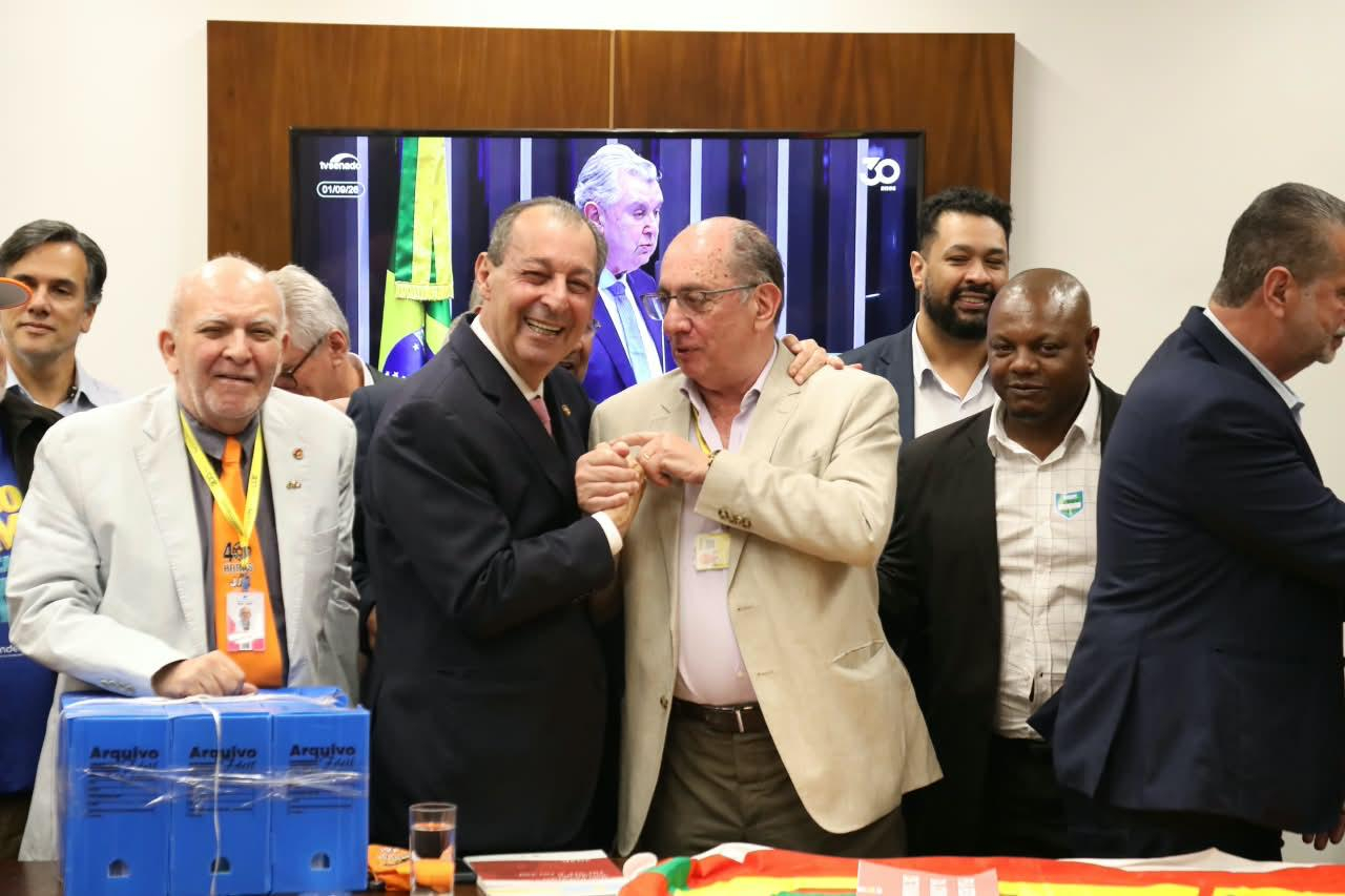 UGT e centrais sindicais intensificam mobilização pelo fim da escala 6x1