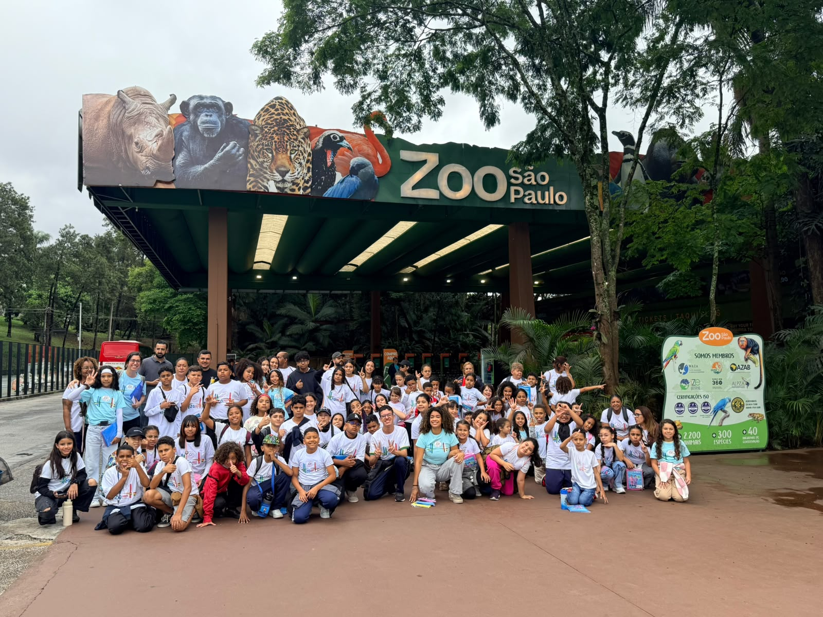Crianças da Ponte Brasilitália visitam o Zoológico de São Paulo em comemoração ao Dia das Crianças