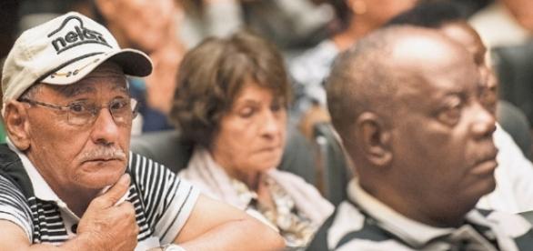 Aposentados e pensionistas do INSS terão o menor reajuste na era do Real