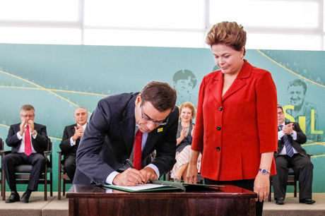 Brizola Neto assume Ministério do Trabalho