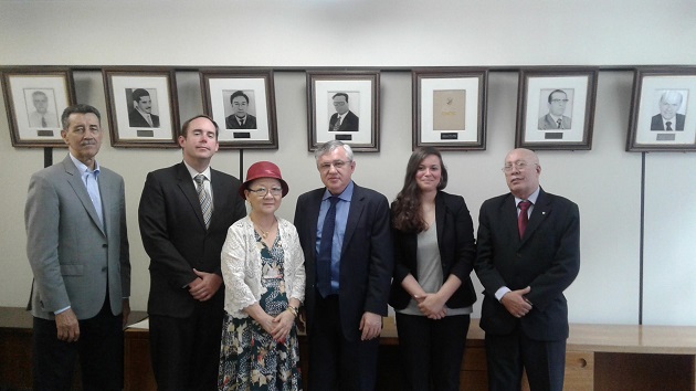CONTEC/UGT-DF recebem visita de diplomatas americanos