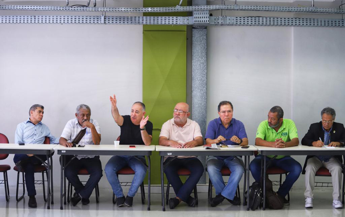 Centrais sindicais propõem cancelar manifestações de rua no dia 18