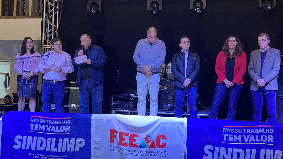 Cerca de mil pessoas participam do jantar baile em homenagem ao Dia do Gari e anúncio da aquisição da nova sede própria do Sindilimp