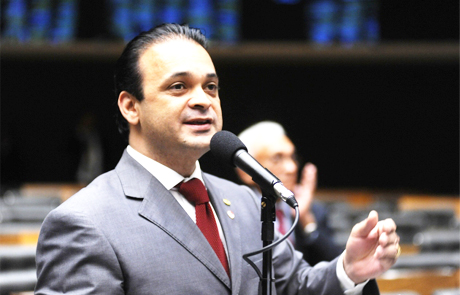 Deputado Roberto de Lucena responde ao artigo do #Jornal Financial Times sobre a Tragédia de Santa Maria, RS