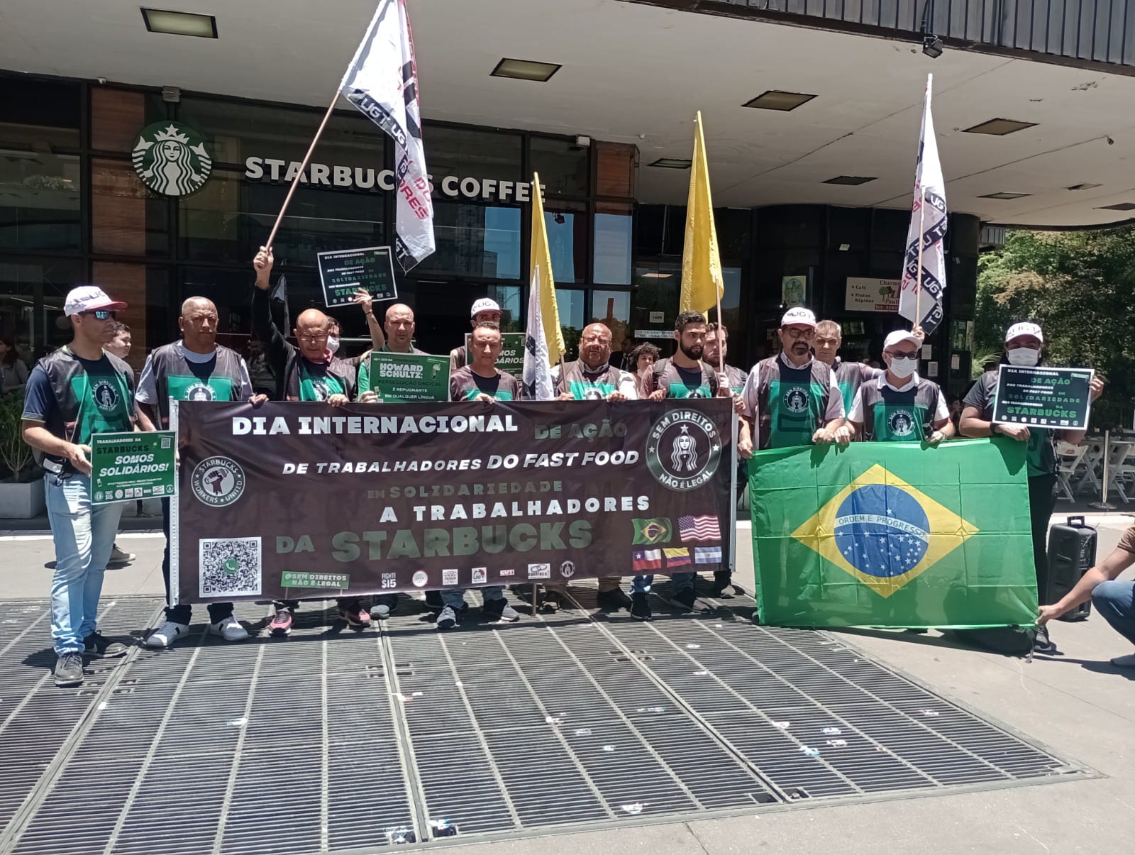 Dia Internacional de Ação dos Trabalhadores de Fast-food reúne movimento sindical em loja Starbucks