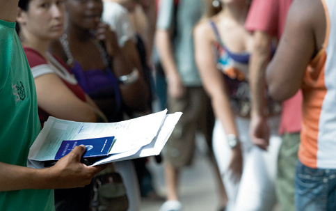 Em 2015, 2,6 milhões de pessoas entraram na fila do desemprego