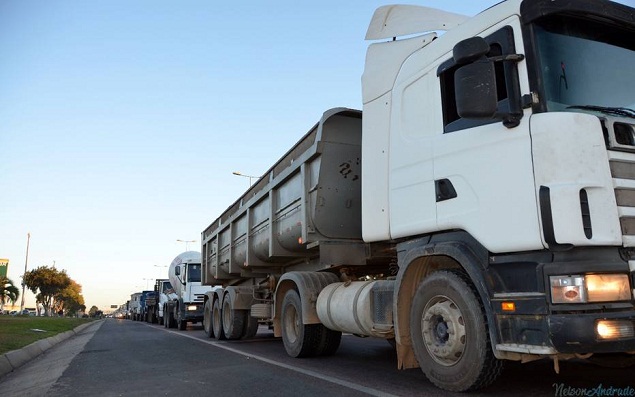 Governo vai zerar Cide para reduzir preço do diesel, mas protestos devem continuar