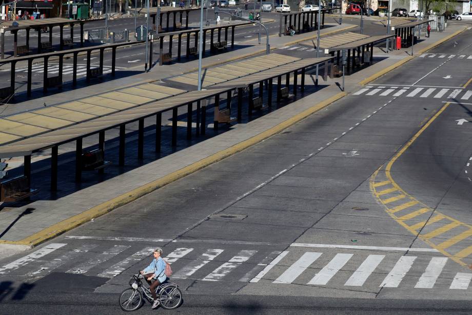 Greve geral contra governo Macri paralisa transportes e serviços na Argentina