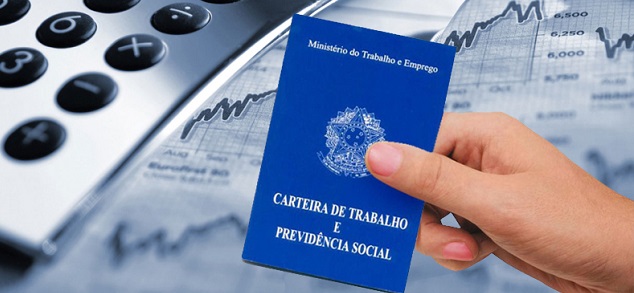 Mais de 40% dos jovens formados ocupam postos de menor qualificação