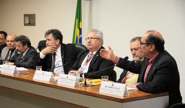 No Congresso, UGT critica mudanças da MP 665