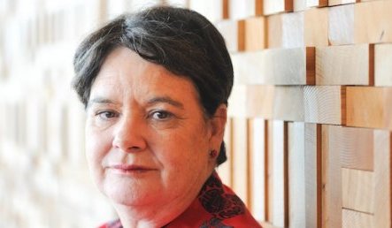 PRIMEIRA MULHER A OCUPAR O CARGO DE SECRETÁRIA GERAL DA CSI