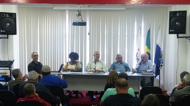Plenária ugetista aprova moção de apoio à greve dos caminhoneiros