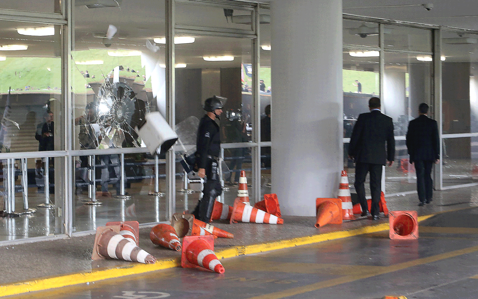 Policiais invadem Congresso em ato contra reforma da Previdência